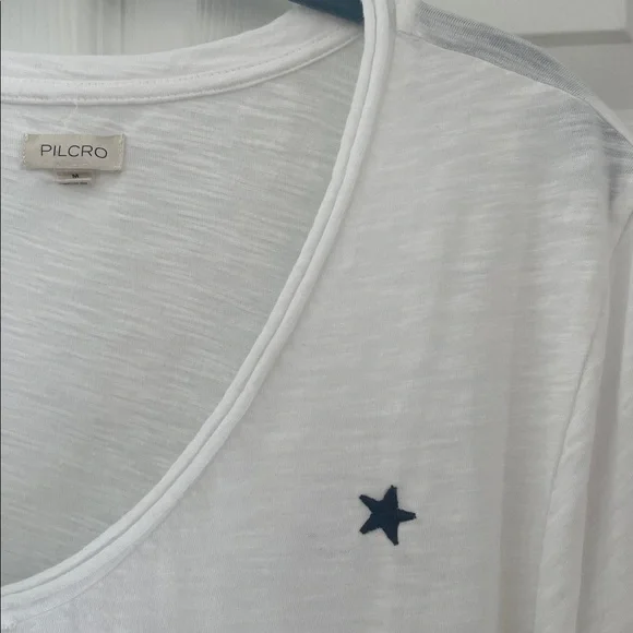 The Quinn V-Neck Tee by Pilcro - Picture 7 of 16